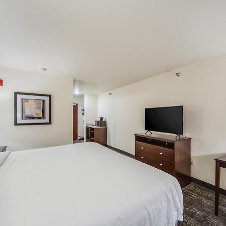 Cobblestone Hotel & Suites - Cozad Exterior photo